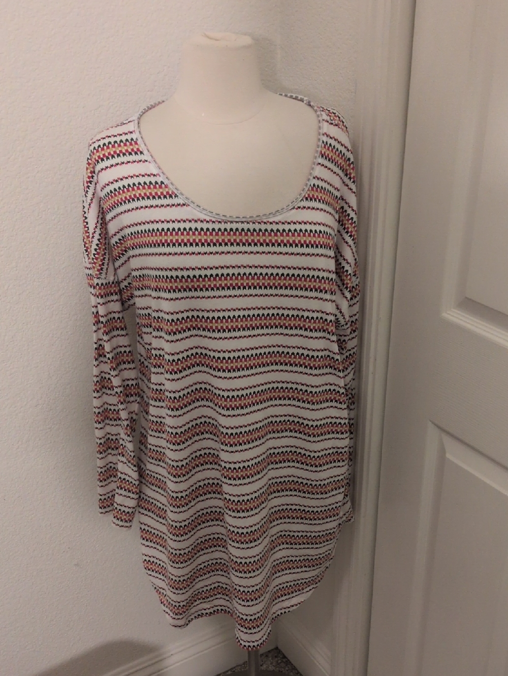 Victoria's Secret Sleep Shirt Pink Pattern Stripes Large Pajama Pjs